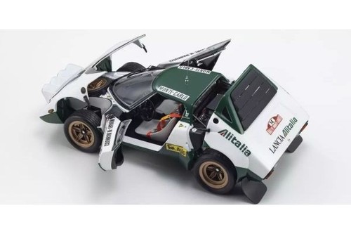 Kyosho diecast lancia - 1:18,